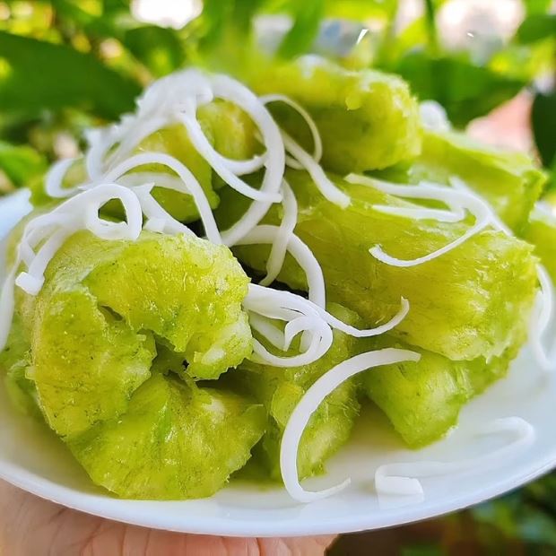 Cách làm sắn hấp cốt dừa lá nếp dẻo thơm ngọt dịu cho mùa đông thêm ấm áp