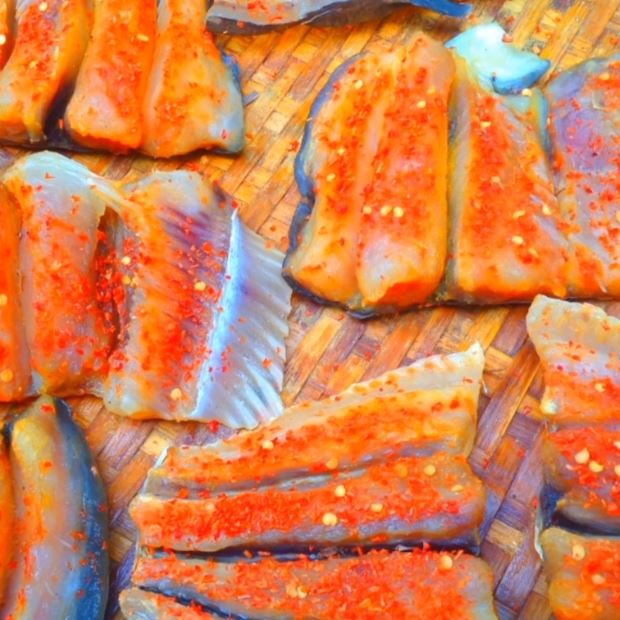 Bí quyết làm khô cá tra phồng giòn ngon chuẩn vị miền Tây cực dễ tại nhà