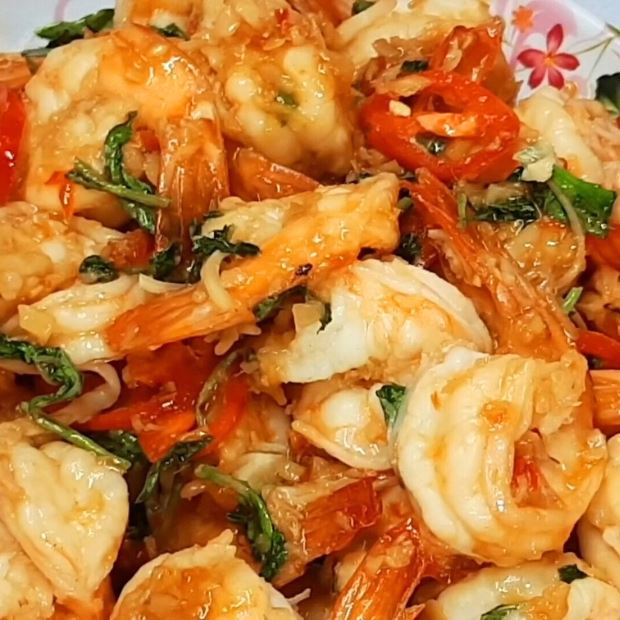 Cách làm tôm xào sả ớt ngon mềm, đậm đà cho bữa cơm nhà thêm ngon miệng