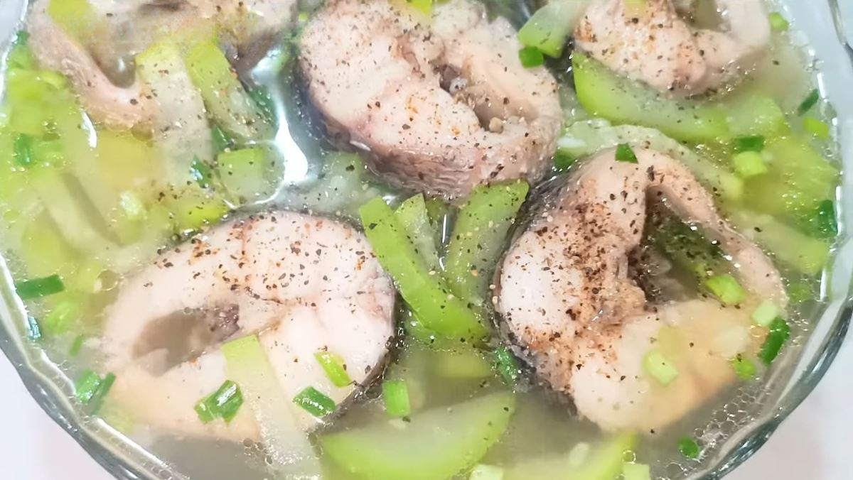 Cách làm cá lóc nấu canh bầu