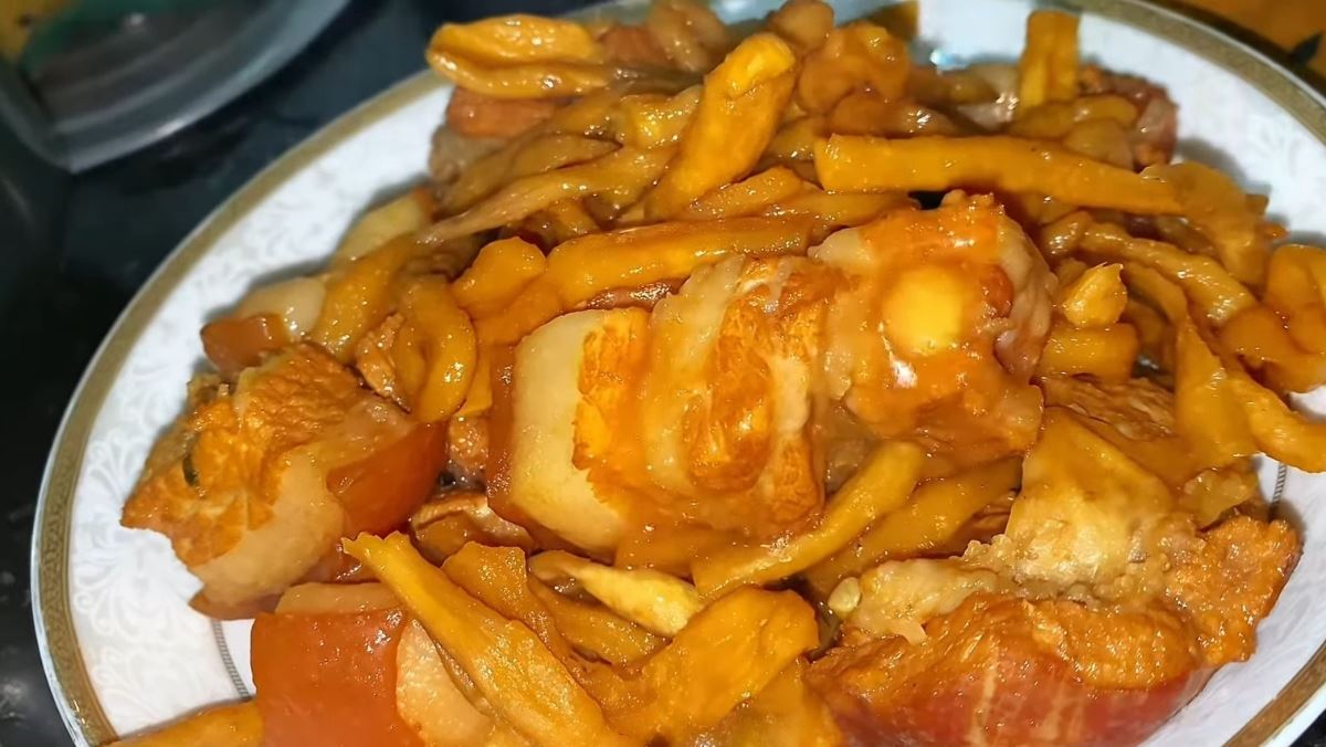 thịt kho củ cải khô