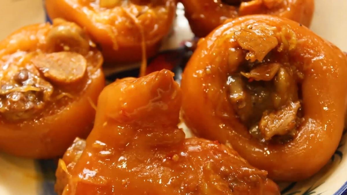 giò heo kho nước dừa