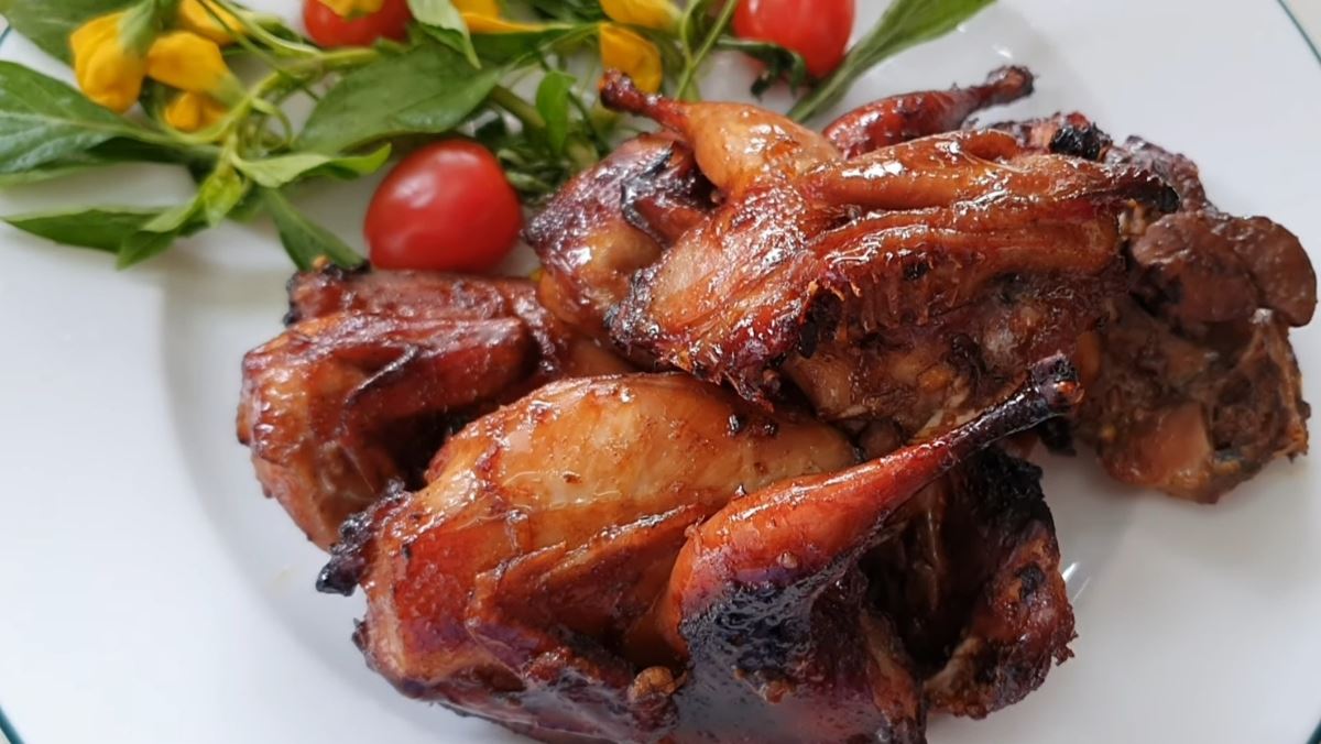 nướng chim cút bằng nồi chiên không dầu