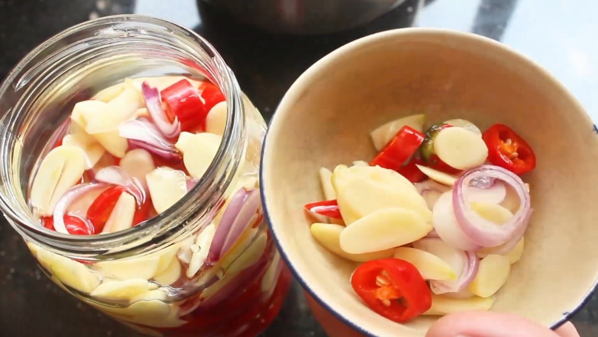 Cách ngâm ớt tỏi giấm