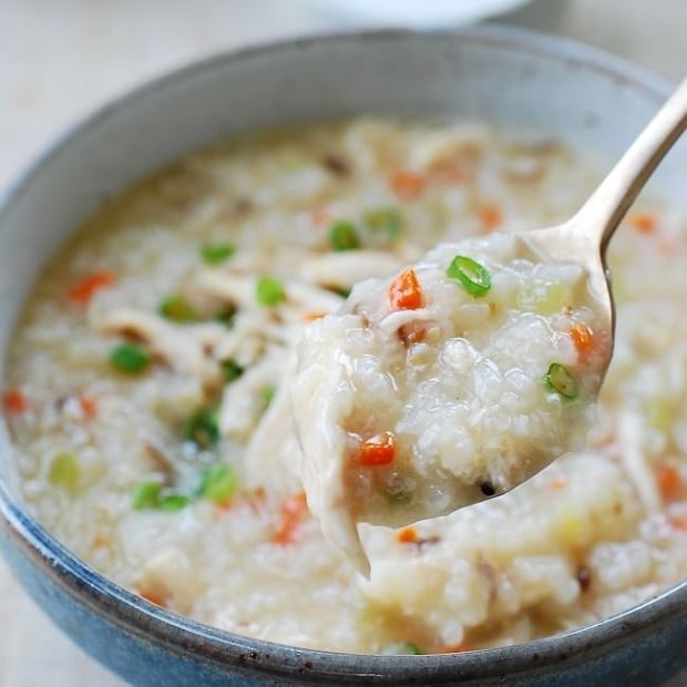 Cháo thịt gà nấu với rau gì