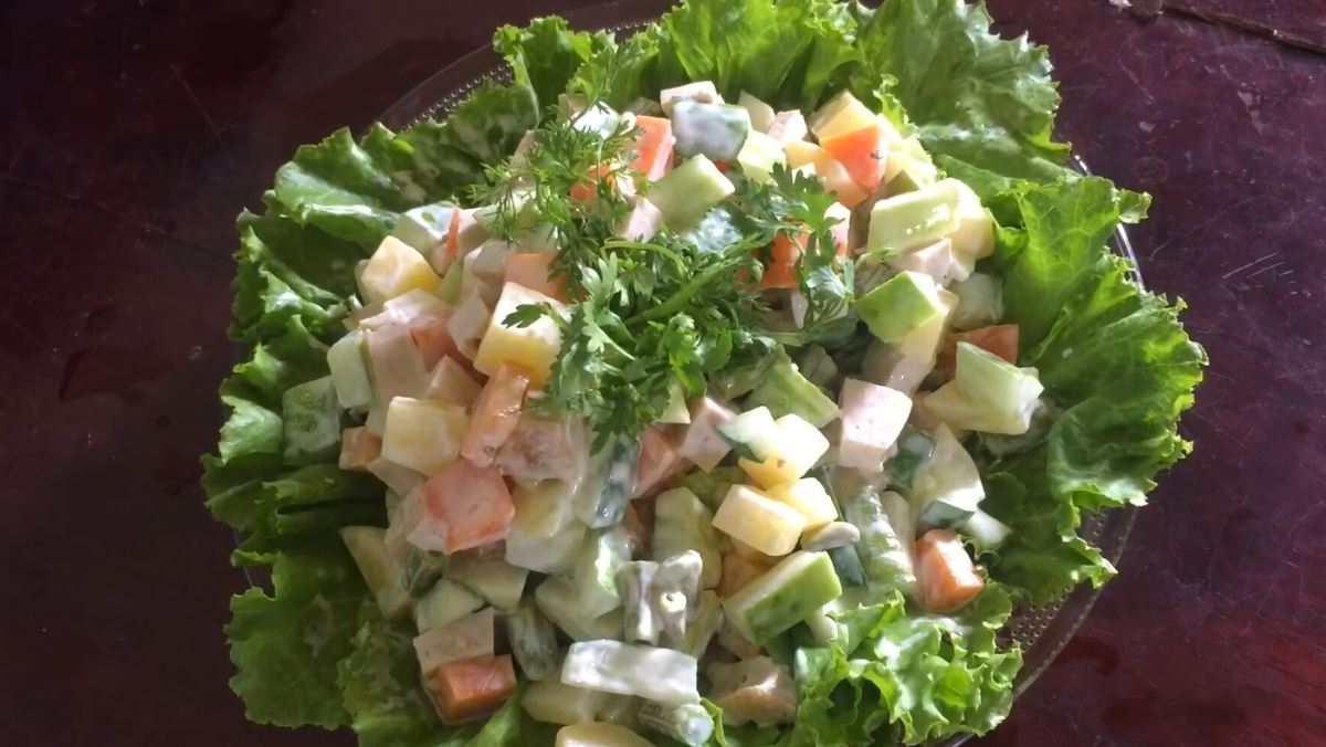 Cách làm salad rau củ trộn sốt mayonnaise