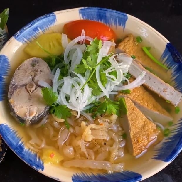 Cách nấu bún chả sứa thơm ngon nhanh gọn tại nhà nhờ máy xay đa năng
