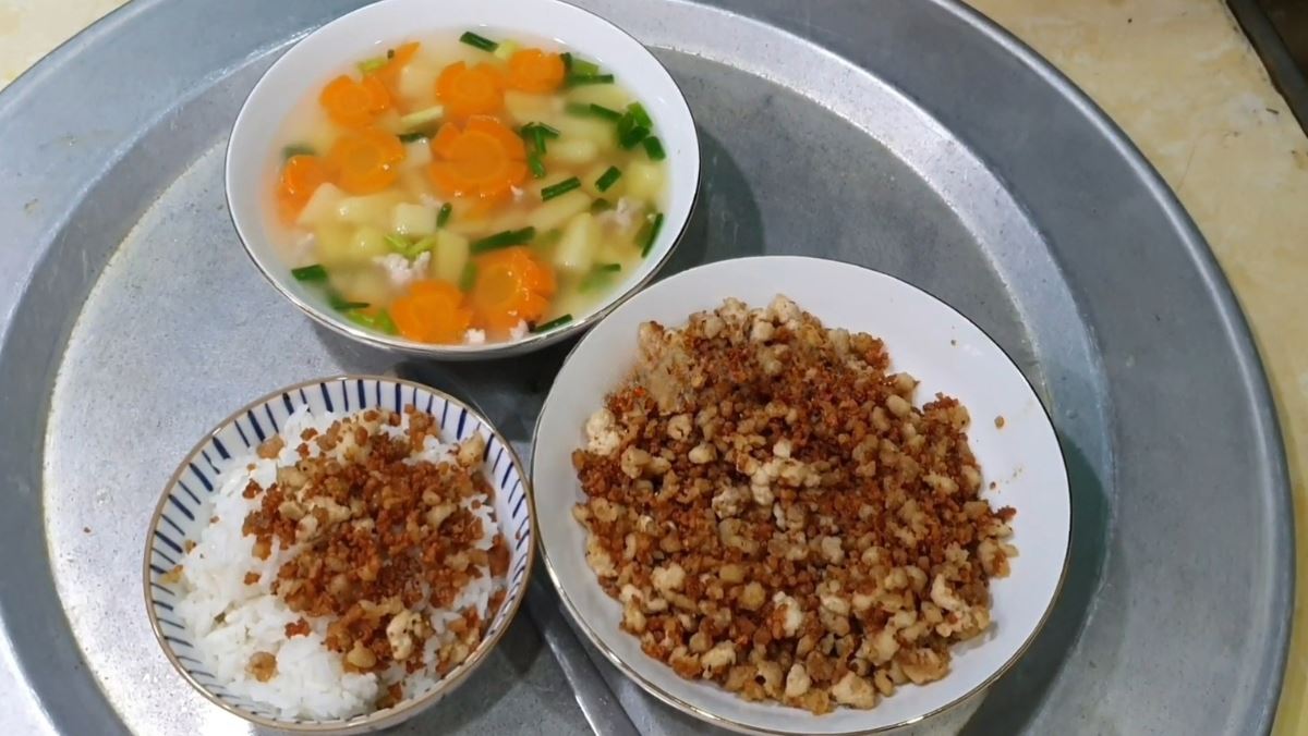 Cách làm món thịt băm rang cháy cạnh