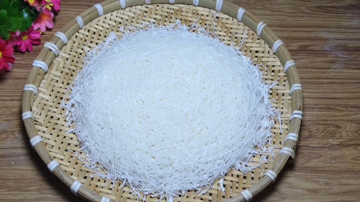 Tự làm bánh tráng rế