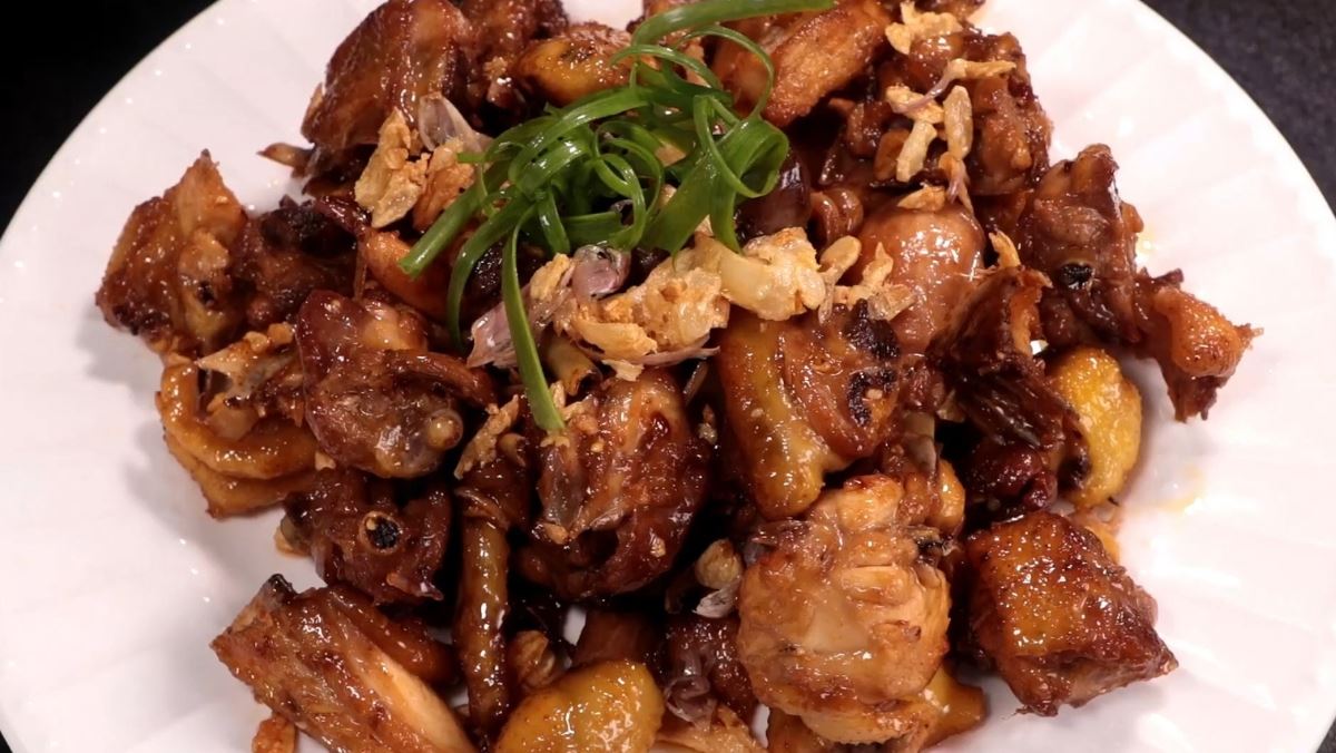 Cách làm thịt gà rang mắm