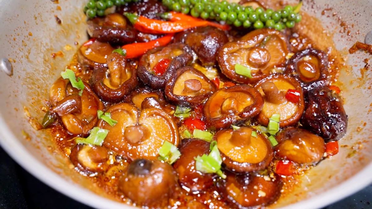 Cách làm nấm đông cô kho tiêu