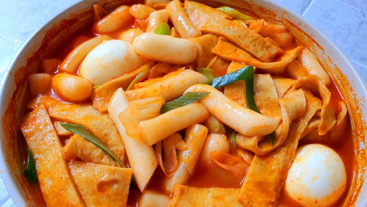 Cách làm tokbokki chả cá