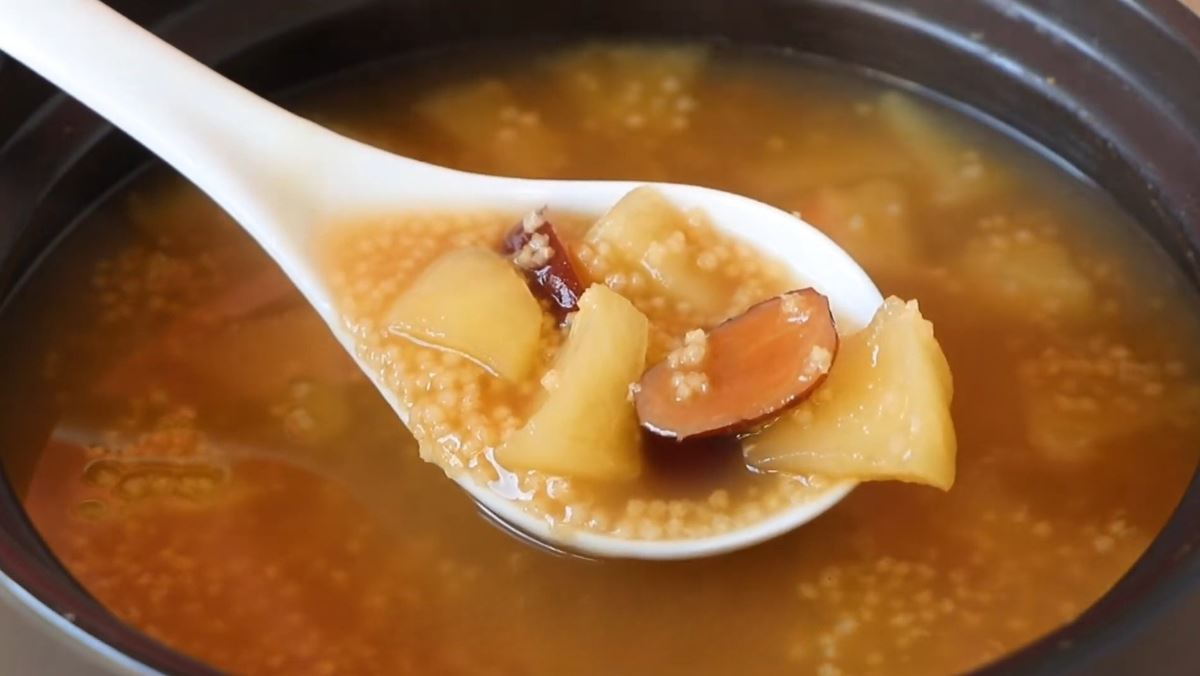Cách nấu cháo hạt kê táo đỏ