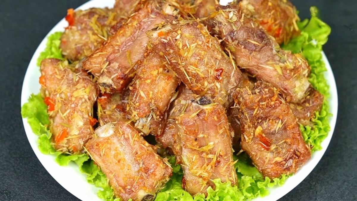 Bí quyết làm sườn muối sả chiên