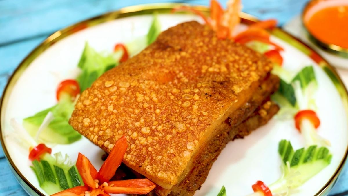 Cách làm thịt quay giòn bì bằng chảo chiên