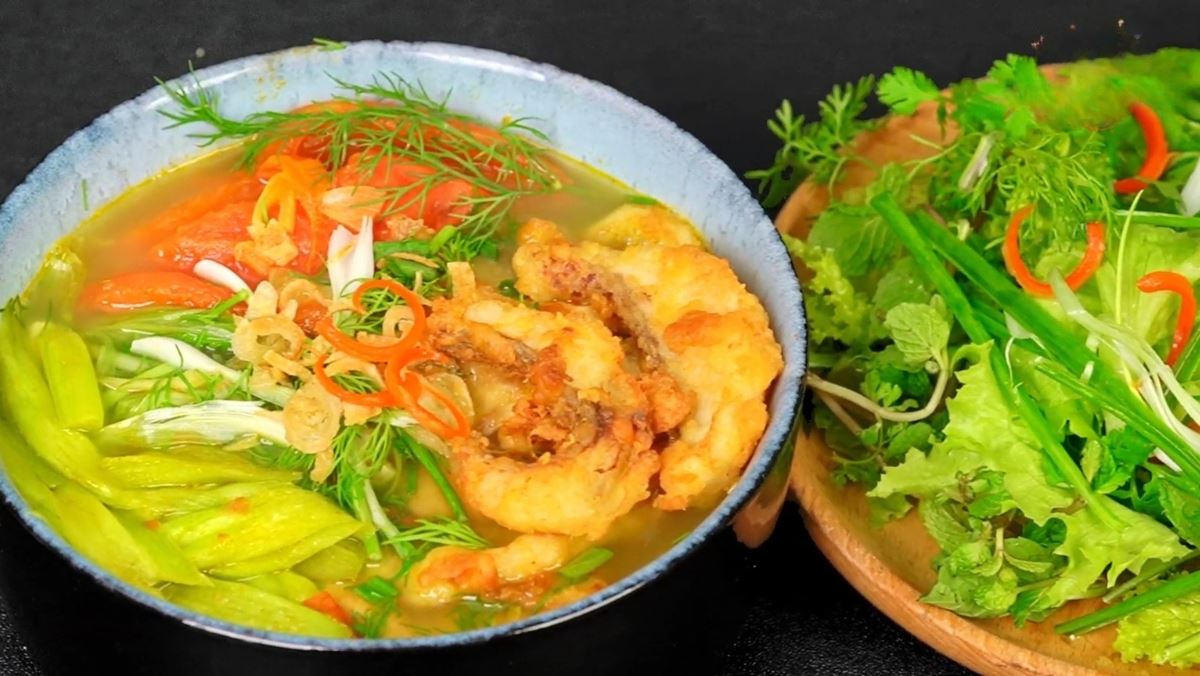 Cách nấu bún cá dọc mùng