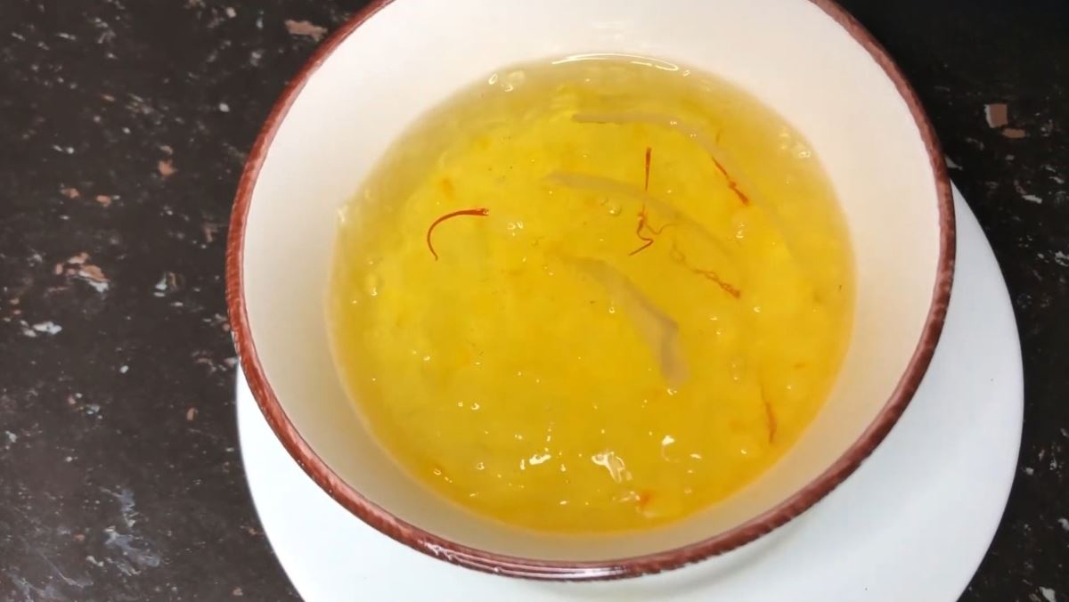 Cách làm yến chưng saffron