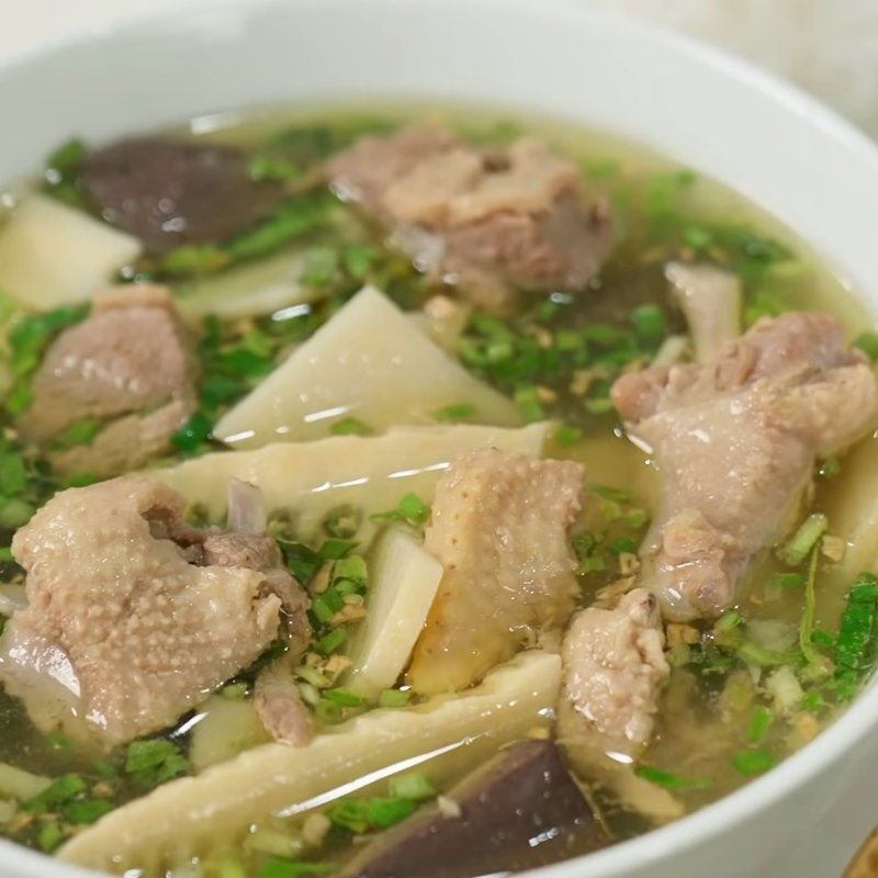 Vịt nấu măng chua
