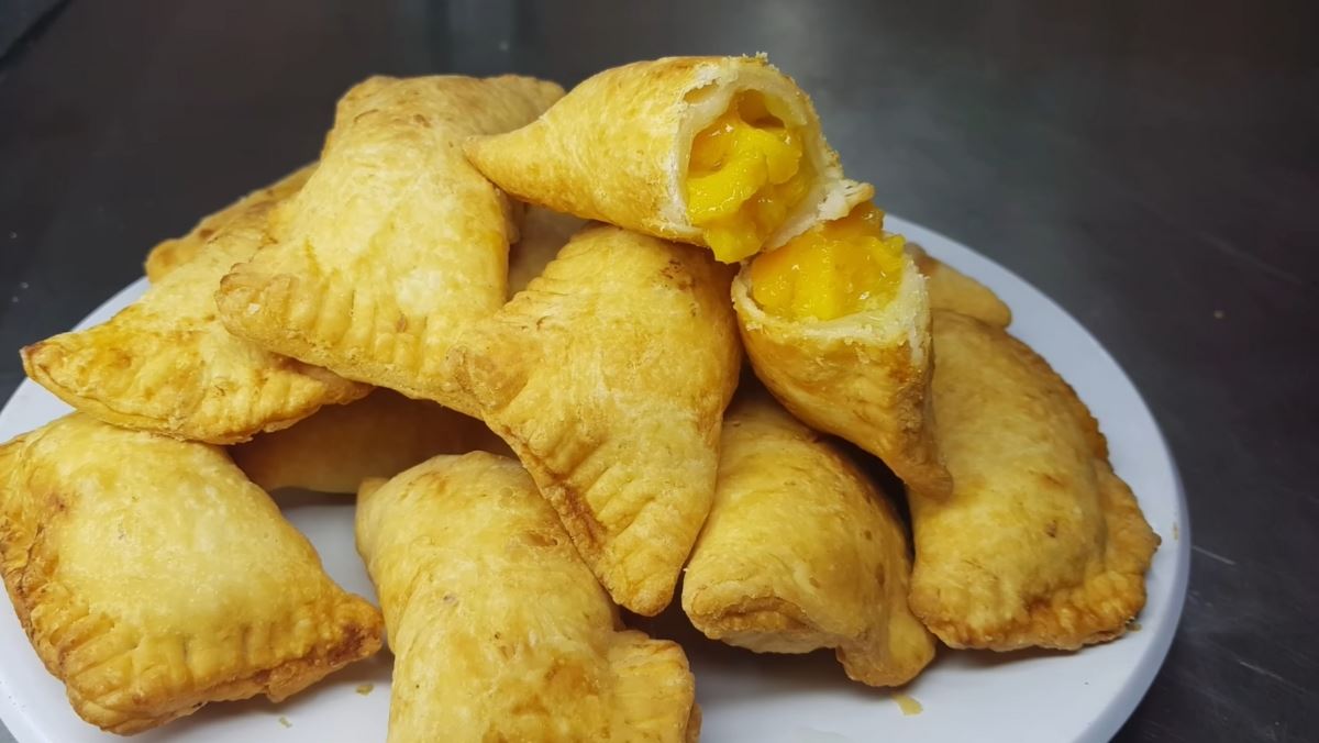 Cách làm bánh xoài đào Jollibee