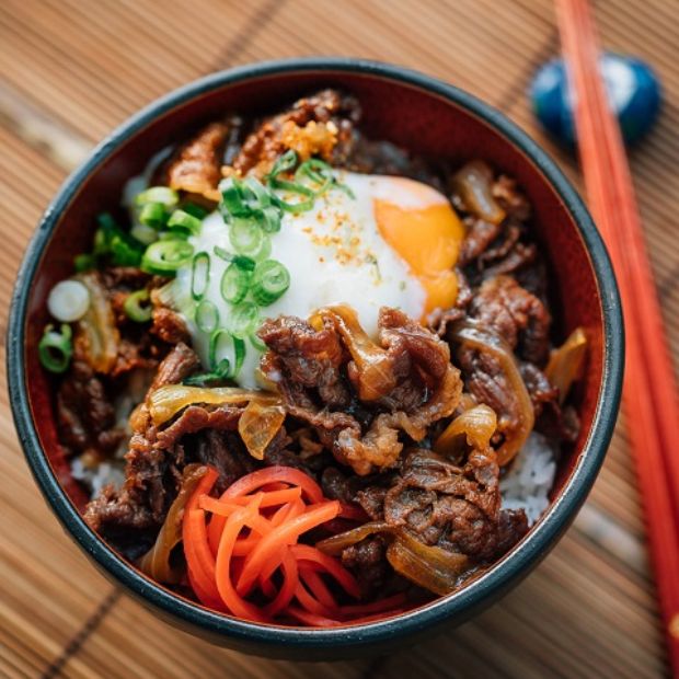 Cách làm cơm bò Gyudon Nhật Bản tại nhà ngon - bổ - rẻ