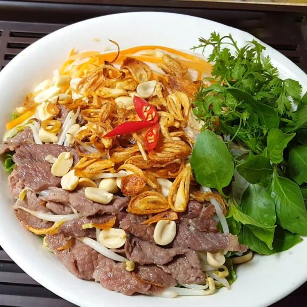Bún bò trộn