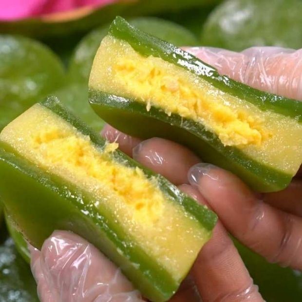 Bánh da lợn lá dứa đậu xanh sầu riêng