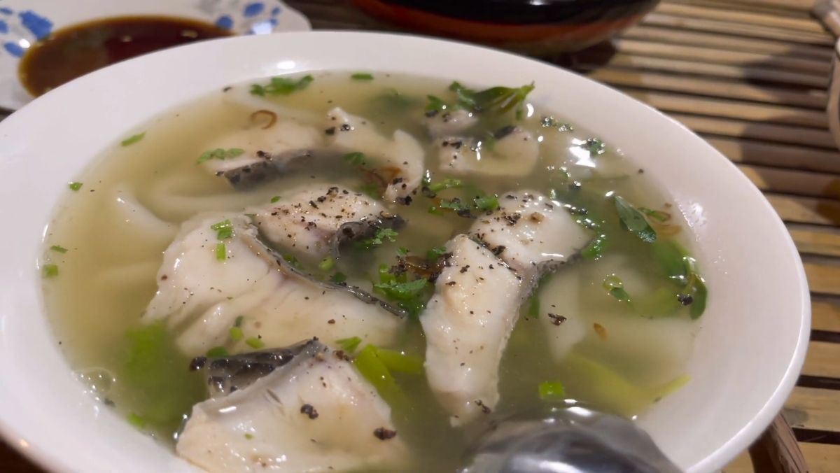 Bánh canh cá lóc rau đắng