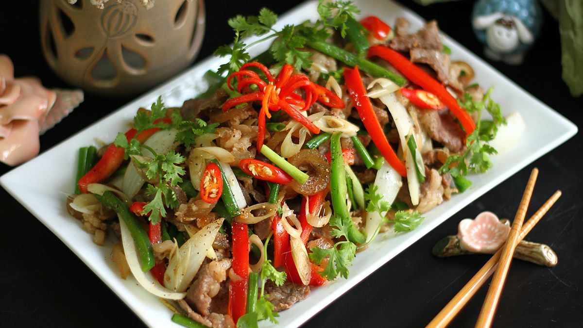 Món bê xào sả ớt hành tây thơm ngon