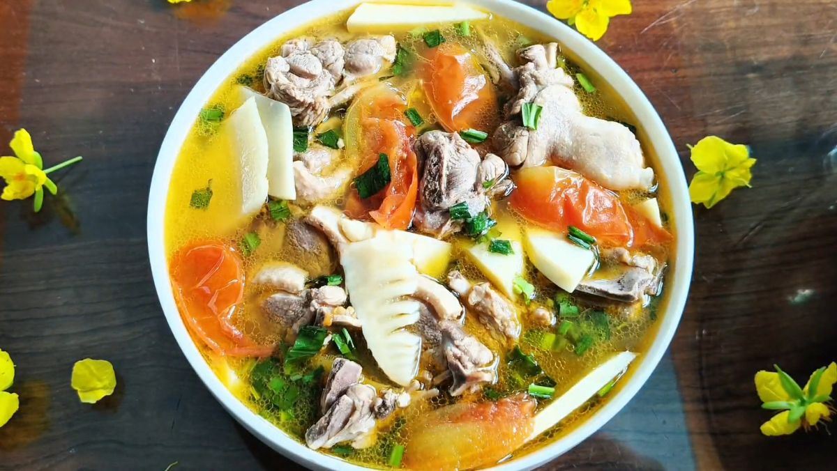 Vịt nấu măng miền Bắc