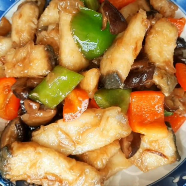 Cá tầm xào