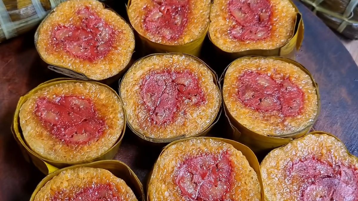 Bánh tét bằng lá chuối