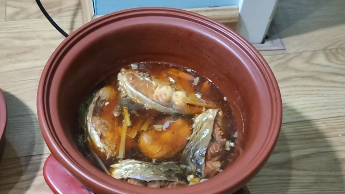 cá kho bằng nồi nấu chậm