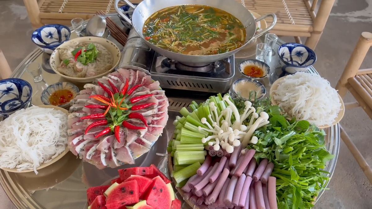 Cá chép nấu lẩu thái