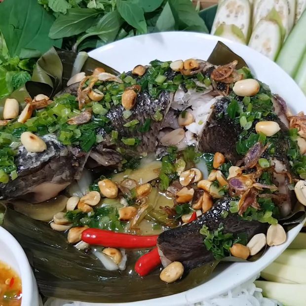 Cách làm cá lóc hấp cuốn bánh tráng với mỡ hành thơm ngon hết sảy