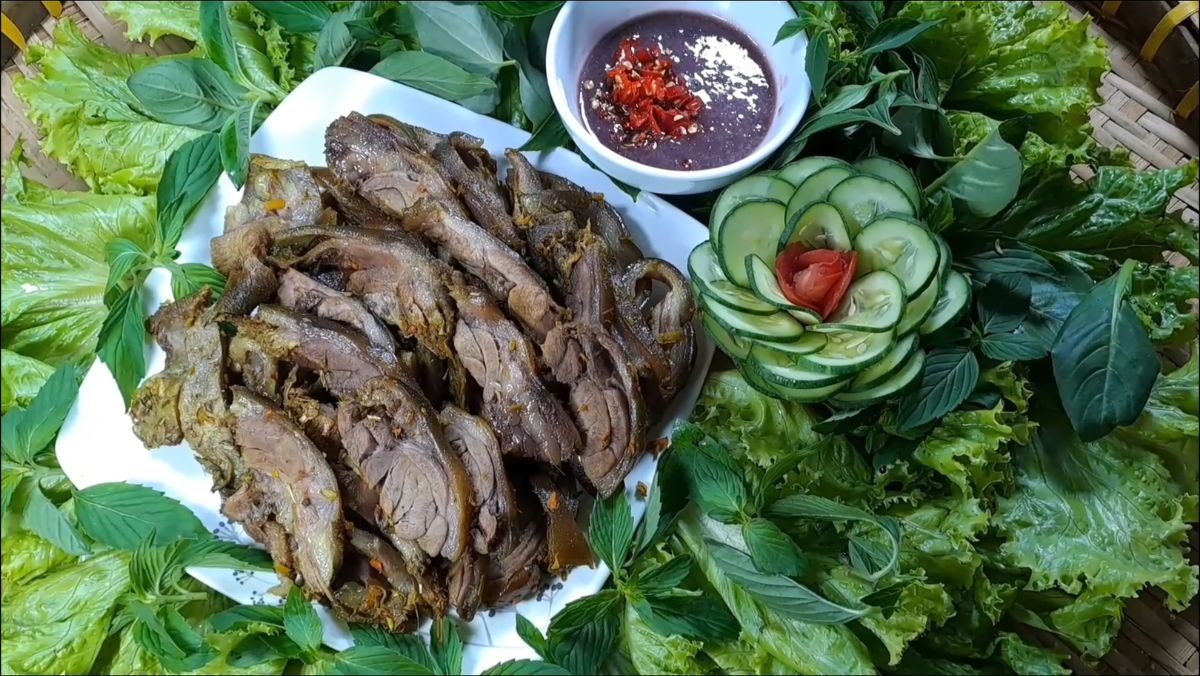 Cách làm cầy hương hấp nguyên con chấm mắm tôm ngon bá cháy