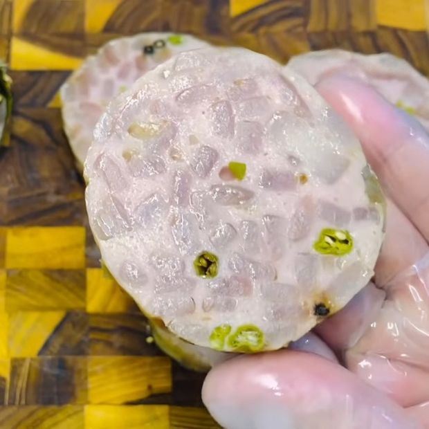 Cách làm chả lụa bì ớt xiêm xanh ăn dai giòn thơm ngon đơn giản