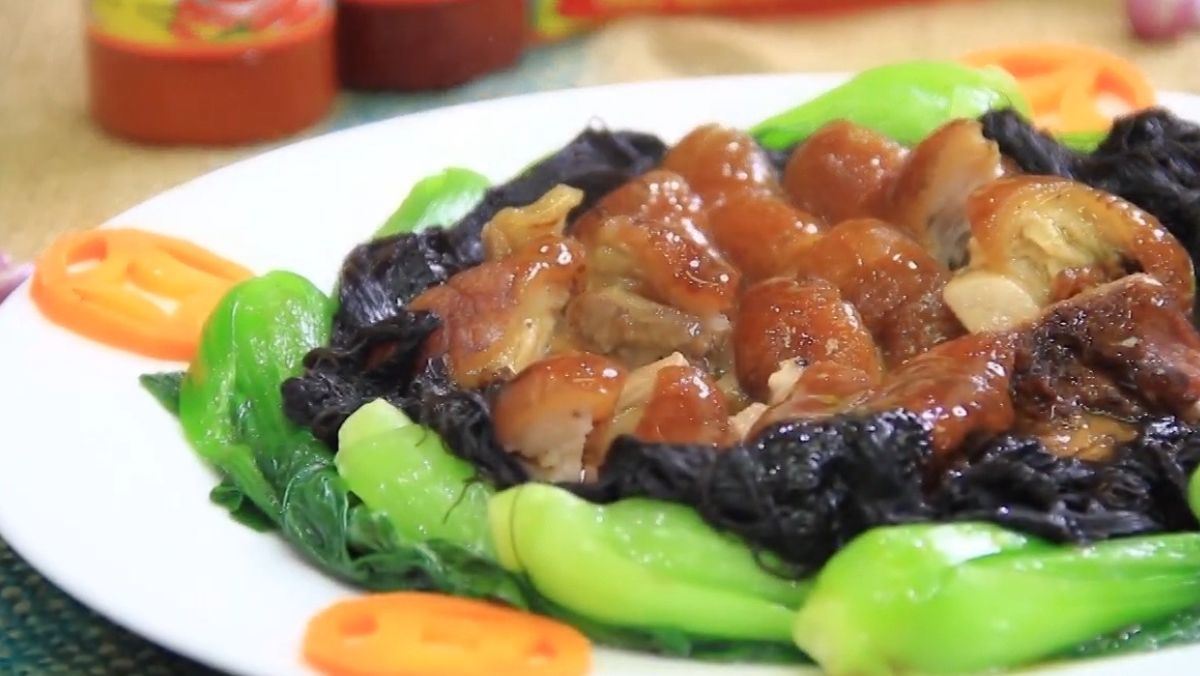 Giò heo hầm tóc tiên