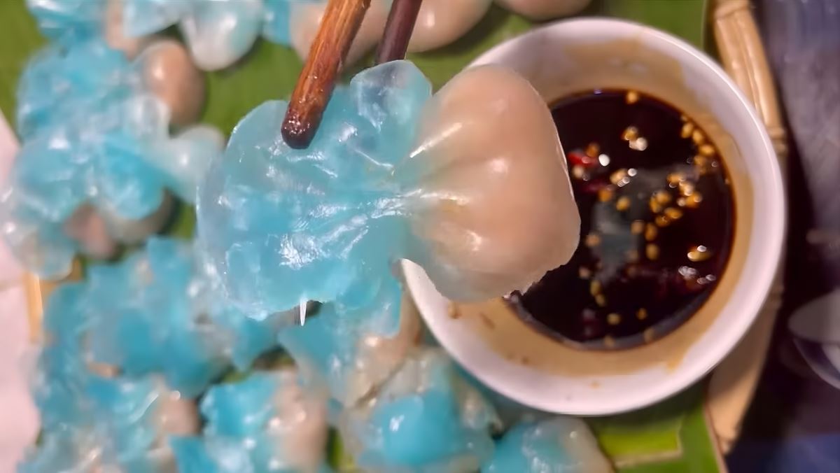 Há cảo bằng bột mì và bột năng