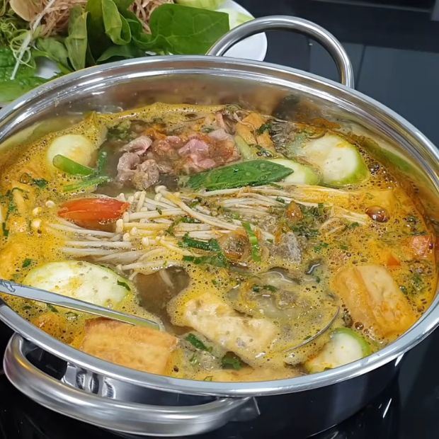 Lẩu riêu cua thập cẩm