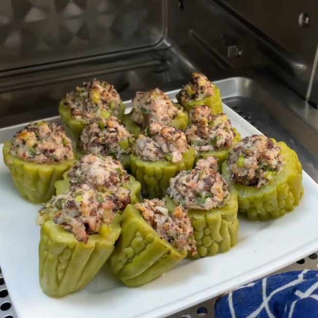 Cách làm món mướp đắng nhồi thịt hấp màu đẹp bổ dưỡng ngay tại nhà