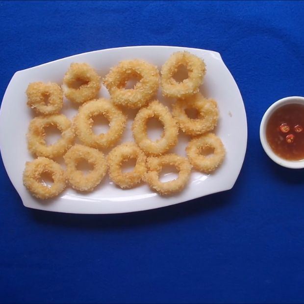 Mực chiên xù chấm sốt me