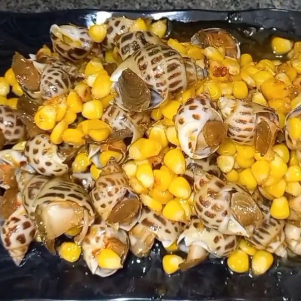 Cách làm ốc hương xào bơ bắp thơm béo hấp dẫn ngay tại nhà