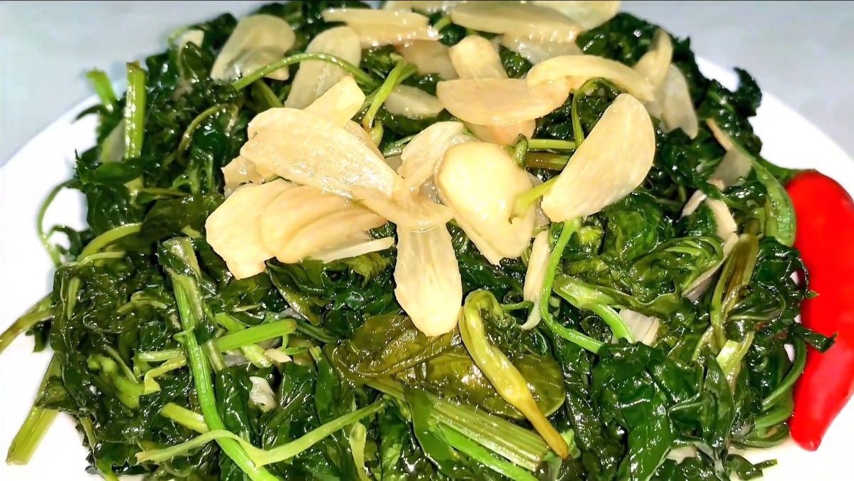 Rau xuyến chi xào tỏi