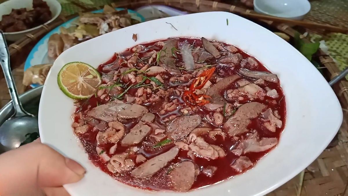 Tiết canh gà