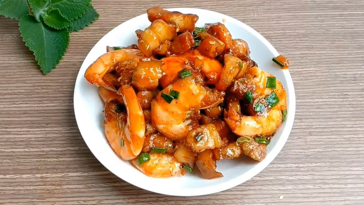 Tôm rim thịt ba chỉ