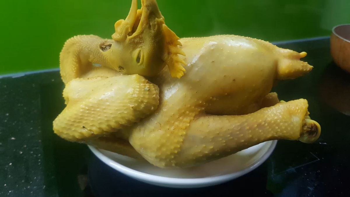 Gà luộc không bị nứt da
