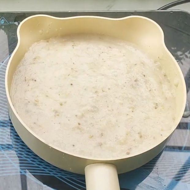 Cách nấu cháo lươn hạt sen cho bé ăn dặm siêu bổ dưỡng