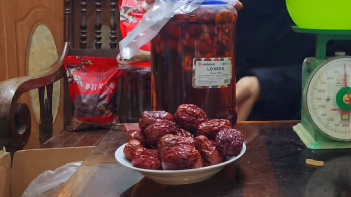 Rượu táo đỏ kỷ tử