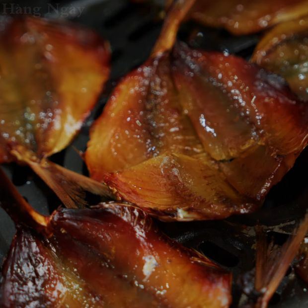 Nướng cá chỉ vàng bằng nồi chiên không dầu