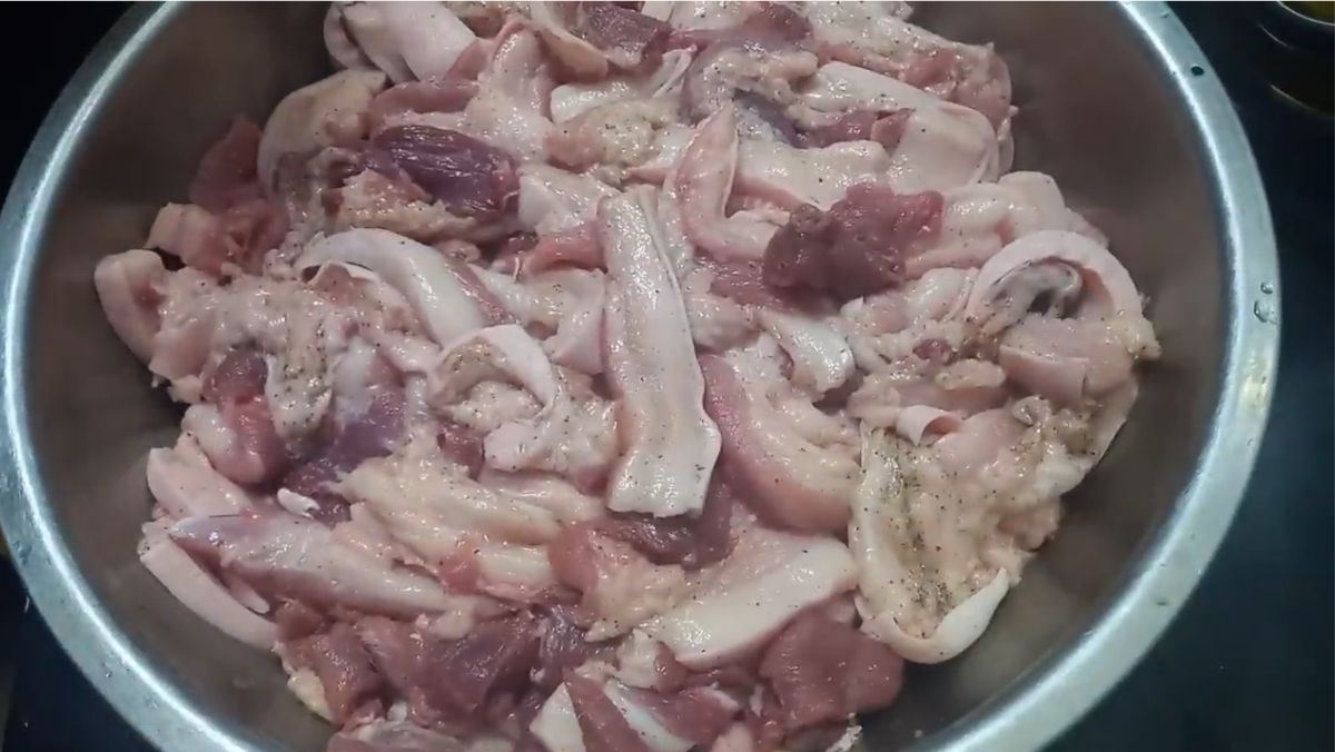 Ướp thịt gói bánh chưng